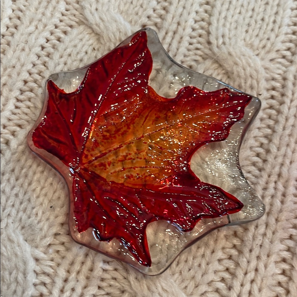 Red Glass Votive/tea light Candle Holder and Pressed glass poinsettia/leaf - Picture 6 of 11